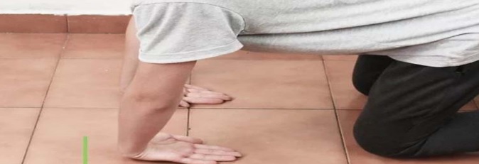 کشش دست به سمت بیرون